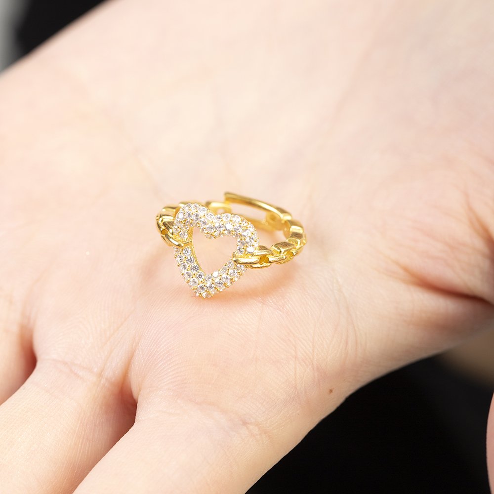 Beyaz Zirkon Taşlı Kalp Tasarım Gold Renk Free Size 925 Ayar Gümüş Kadın Yüzük Beyaz Zirkon Taşlı Kalp Tasarım Gold Renk Free Size 925 Ayar Gümüş Kadın Yüzük