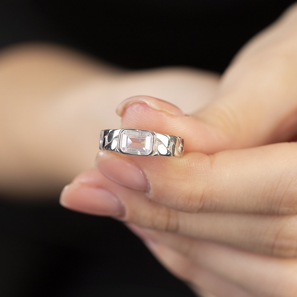 Beyaz Zirkon Taşlı Zincir Tasarım Silver Renk Free Size 925 Ayar Gümüş Kadın Tektaş Yüzük Beyaz Zirkon Taşlı Zincir Tasarım Silver Renk Free Size 925 Ayar Gümüş Kadın Tektaş Yüzük