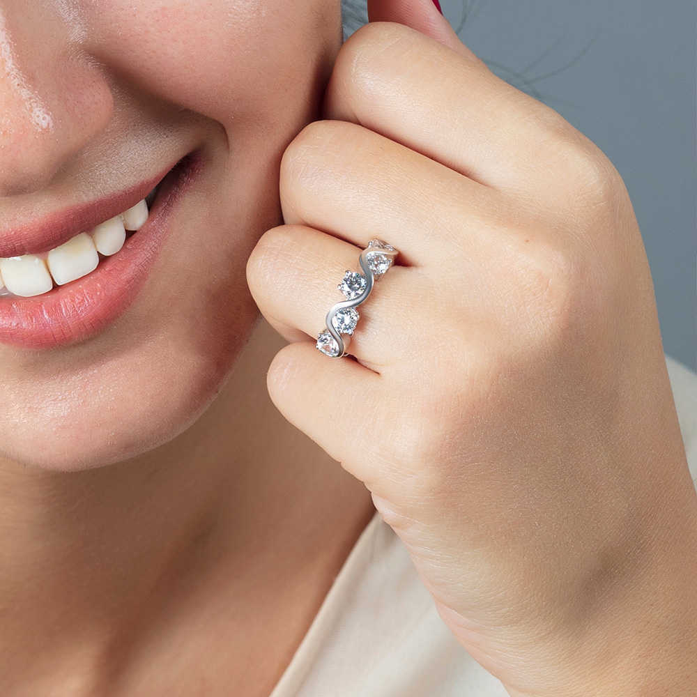 Starlight Diamond Pırlanta Montür Asimetrik 925 Ayar Gümüş Bayan Beştaş Yüzük Starlight Diamond Pırlanta Montür Asimetrik 925 Ayar Gümüş Bayan Beştaş Yüzük