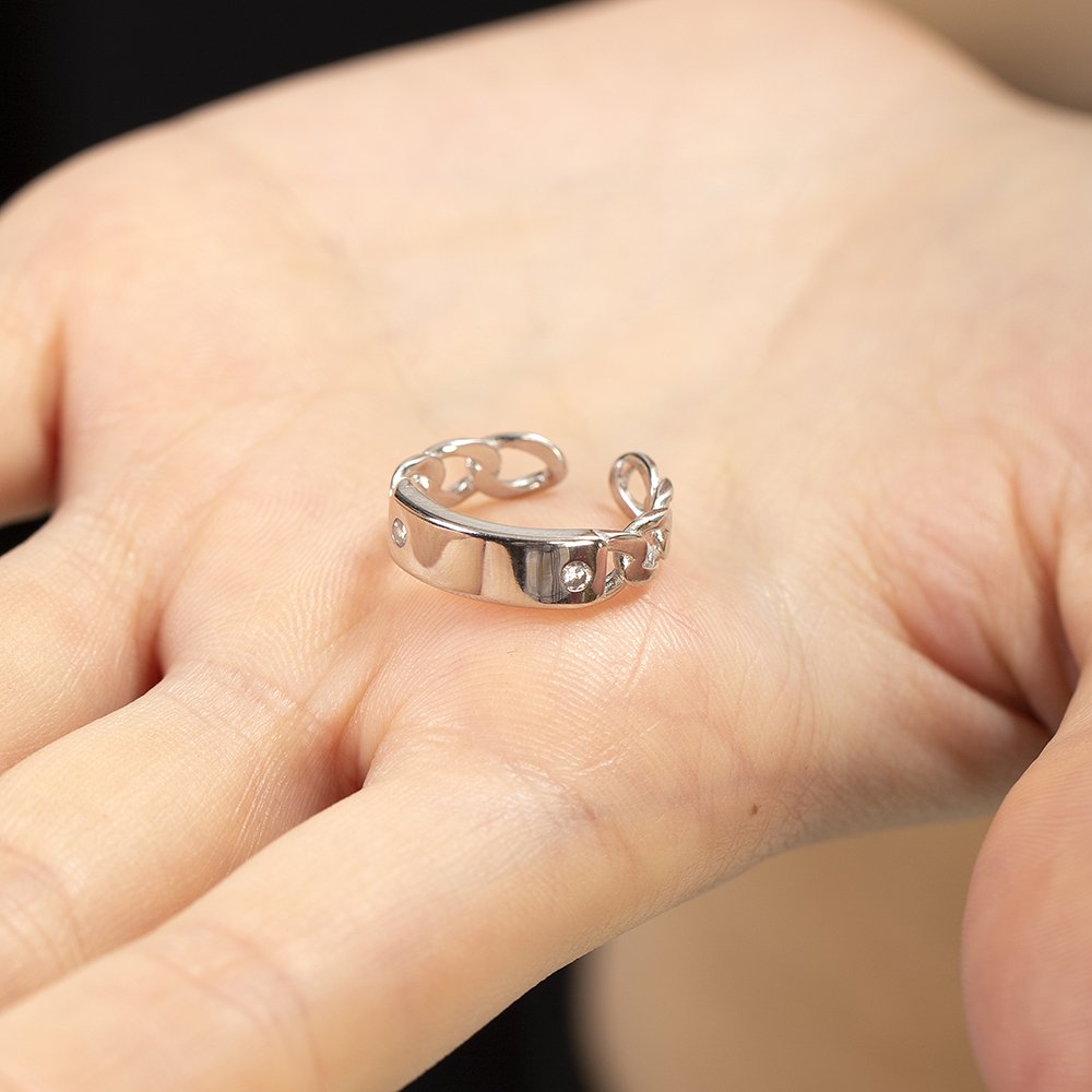 Zincir Tasarım Silver Renk Free Size Kişiye Özel İsim Harf Yazılı 925 Ayar Gümüş Kadın Tektaş Yüzük Zincir Tasarım Silver Renk Free Size Kişiye Özel İsim Harf Yazılı 925 Ayar Gümüş Kadın Tektaş Yüzük